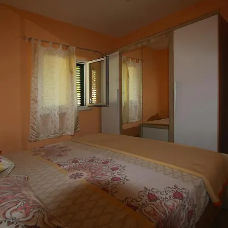 House Lovre Prapatnica