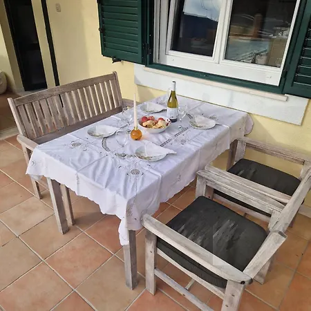 House Lovre * Prapatnica